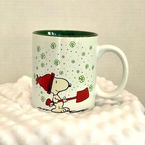 Peanuts Snoopy Woodstock Mug
Winter Christmas Let It Snow
Mug Bioworld 2024